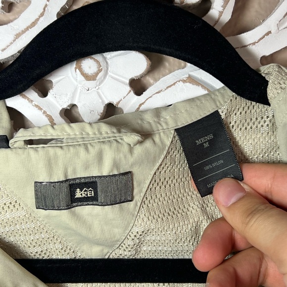 REI Men's Light Olive Shirt Jacket UPF 50+ - Picture 2 of 7